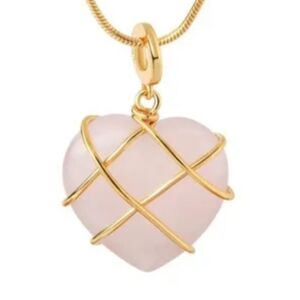 NWT Beautiful Pink Quartz Crystal Heart Necklace!!
